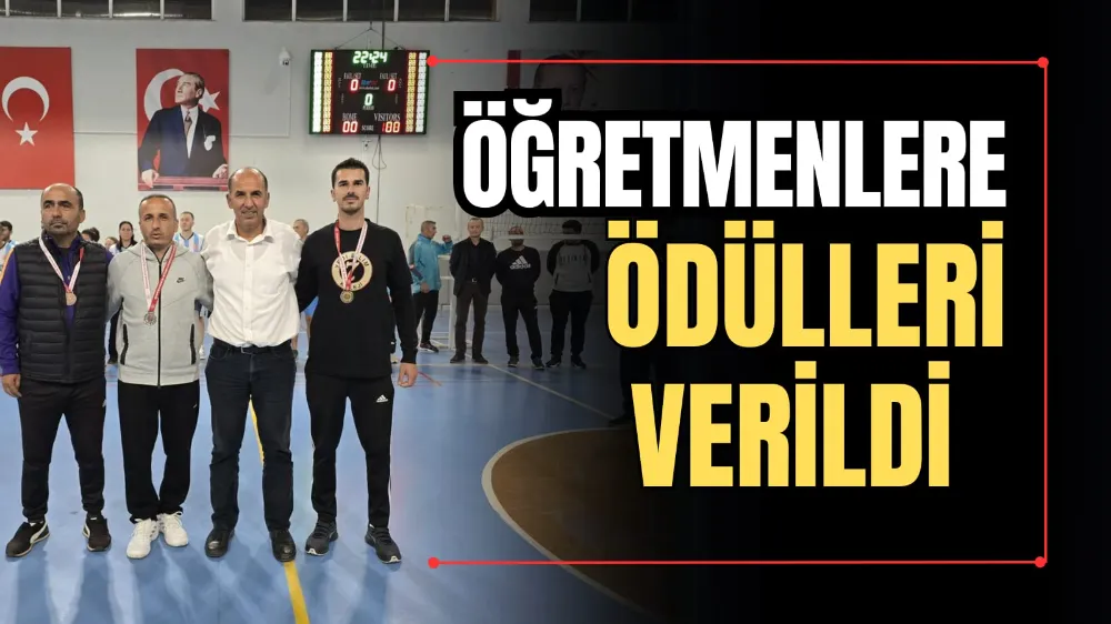 Öğretmenlere Ödülleri Verildi 